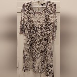 Yest 3/4 sleeved abstract dress